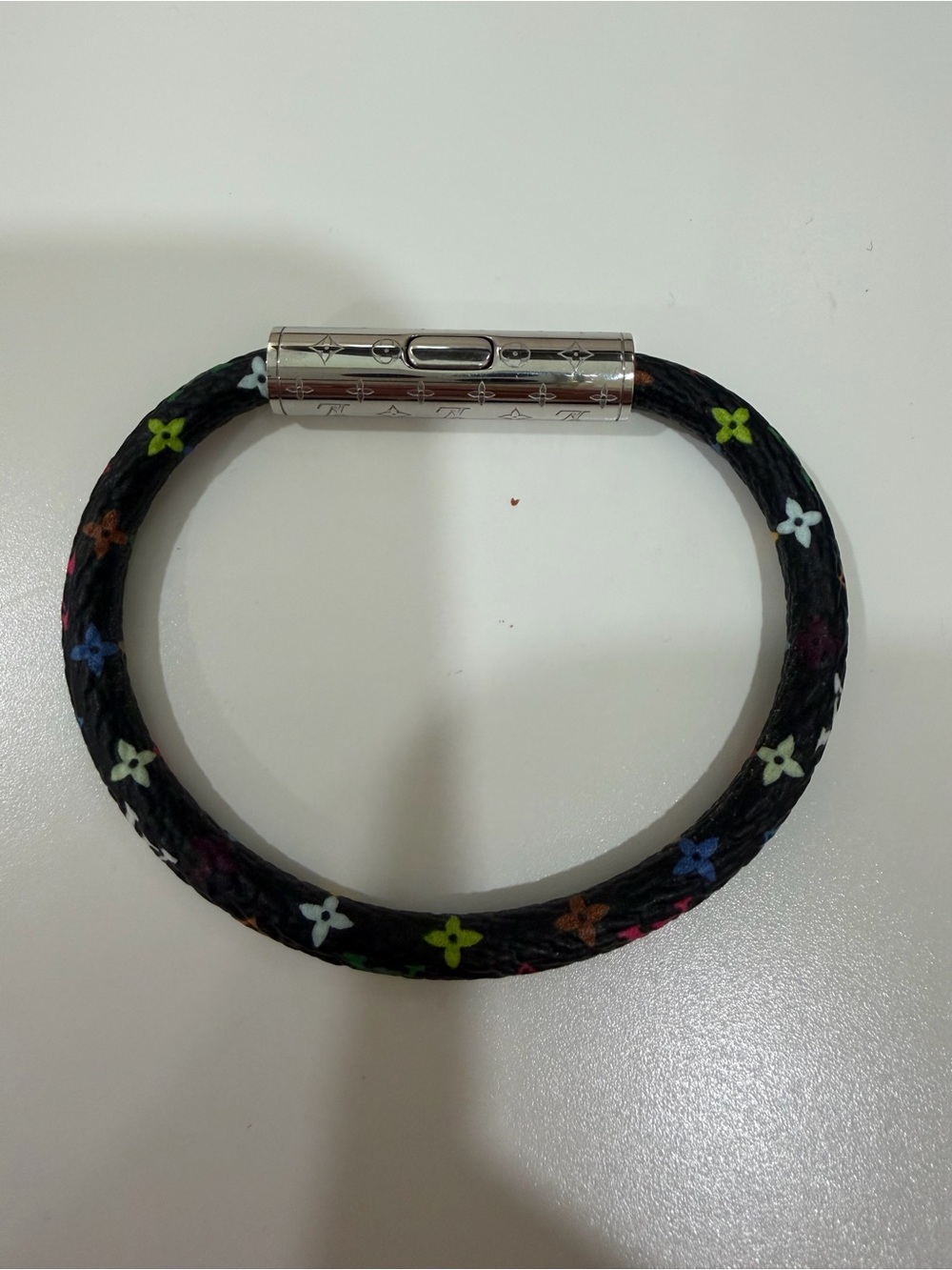 Louis Vuitton x Takashi Murakami
LV Confidential Bracelet - Picture 7 of 11